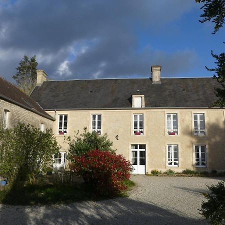 Domaine De La Cour Vautier Bed & Breakfast Mandeville-en-Bessin Екстериор снимка