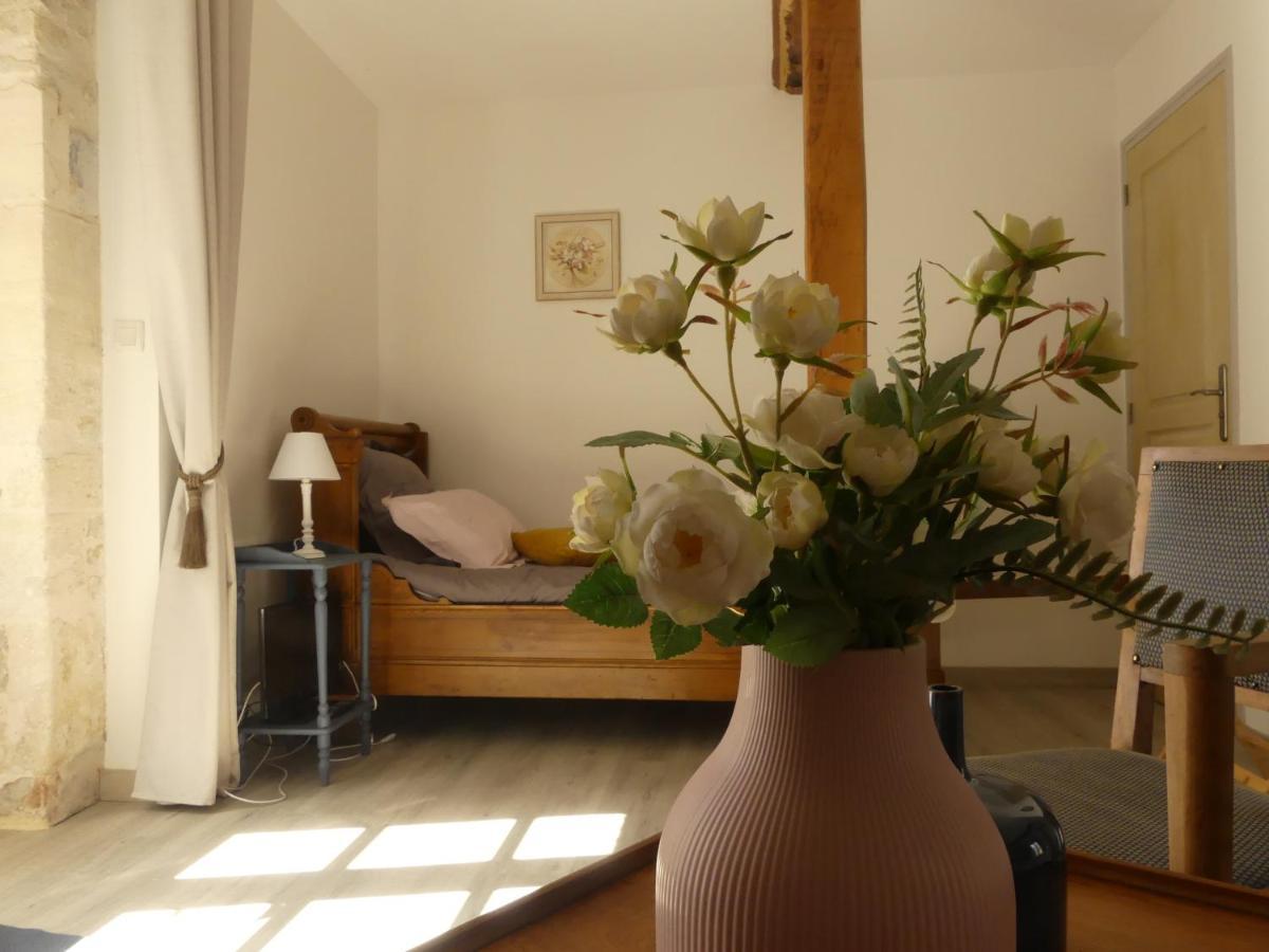Domaine De La Cour Vautier Bed & Breakfast Mandeville-en-Bessin Екстериор снимка