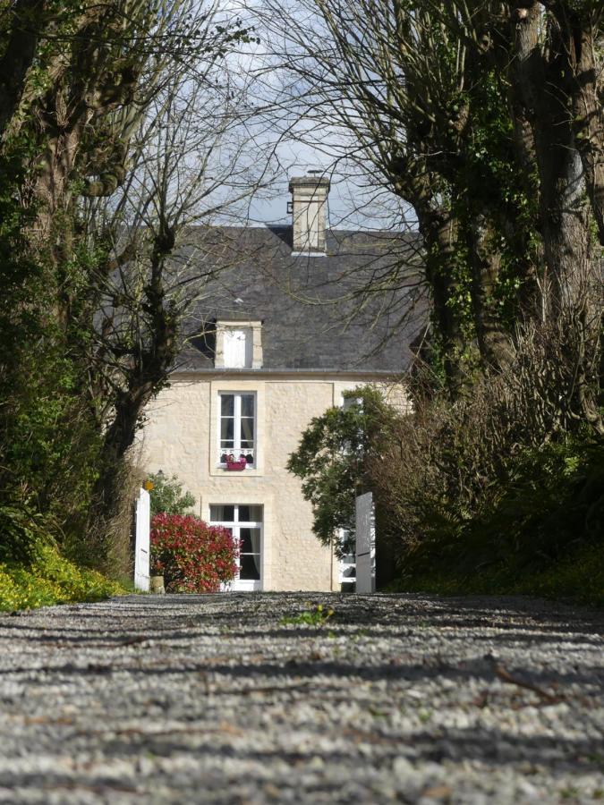 Domaine De La Cour Vautier Bed & Breakfast Mandeville-en-Bessin Екстериор снимка